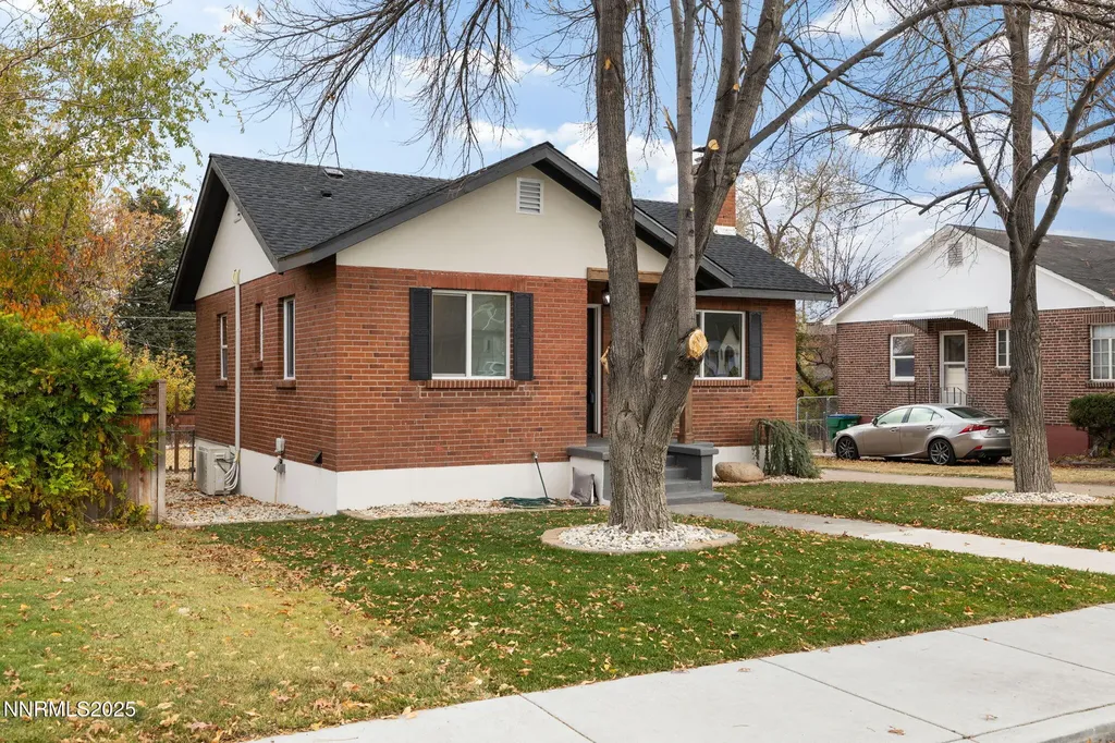 1418 Lander Reno NV 89509
