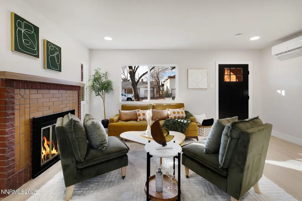 1418 Lander Reno NV 89509