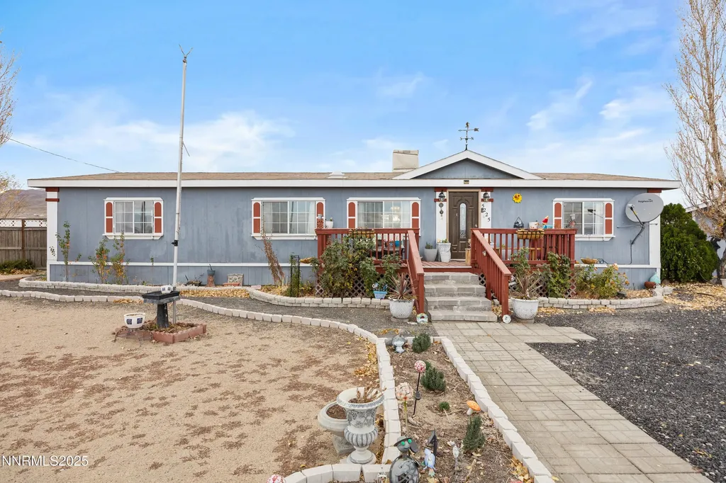 5225 Deodar Silver Springs NV 89429