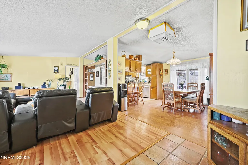 5225 Deodar Silver Springs NV 89429