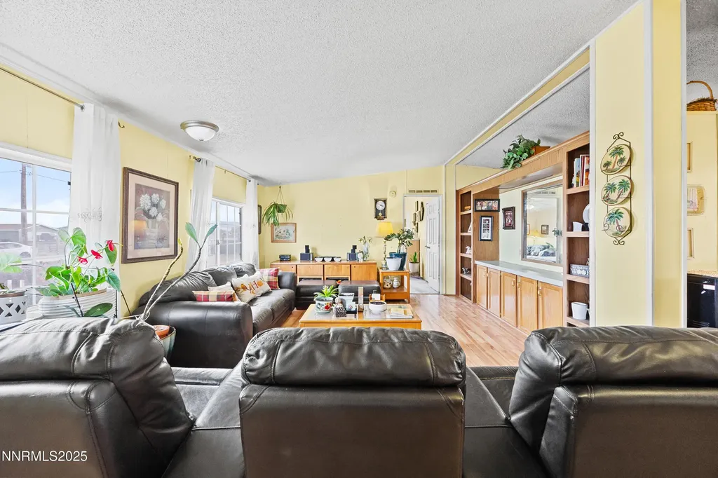 5225 Deodar Silver Springs NV 89429