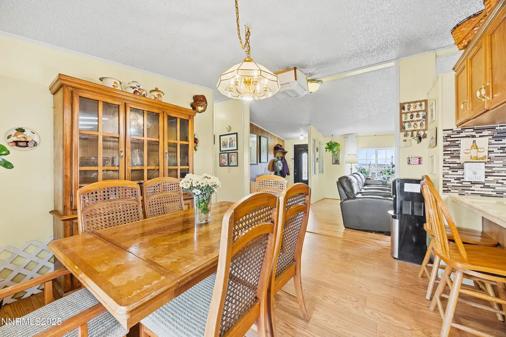 5225 Deodar Silver Springs NV 89429
