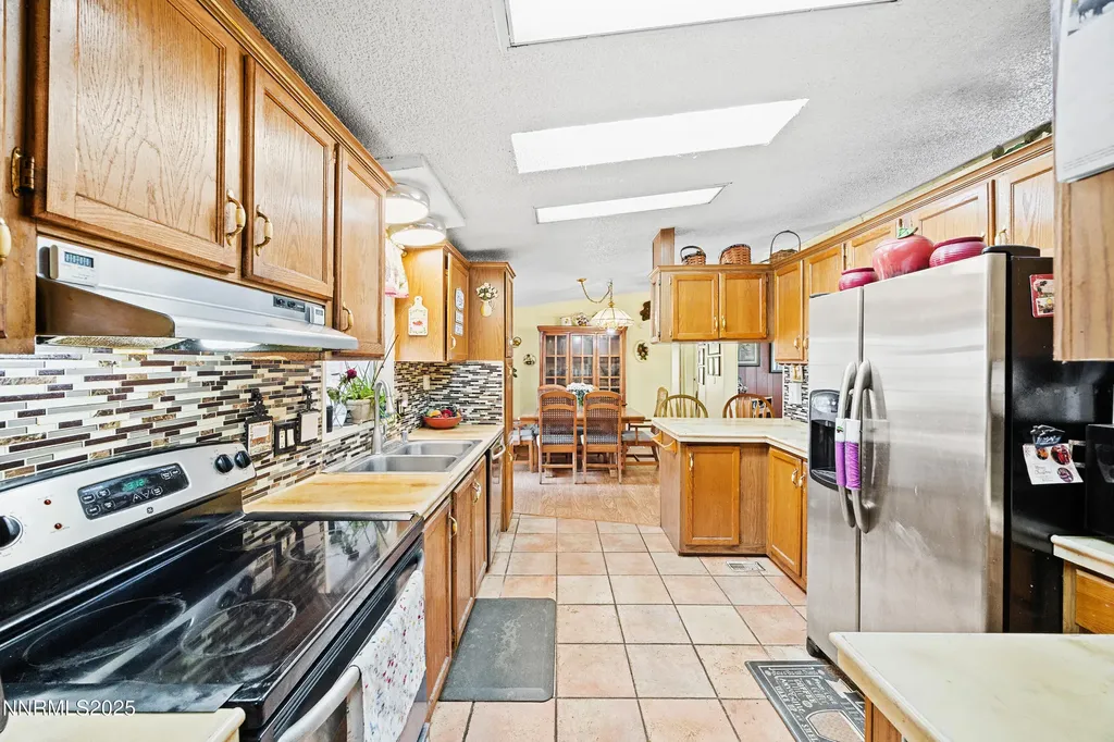 5225 Deodar Silver Springs NV 89429
