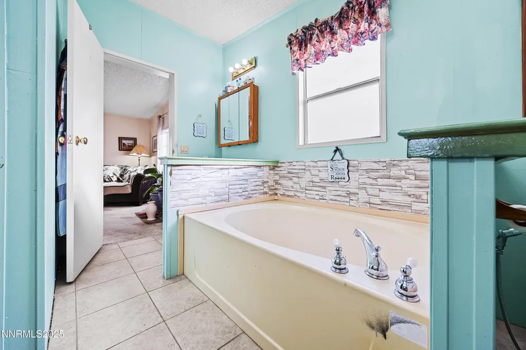 5225 Deodar Silver Springs NV 89429