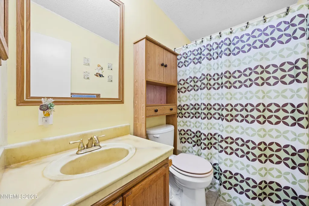 5225 Deodar Silver Springs NV 89429