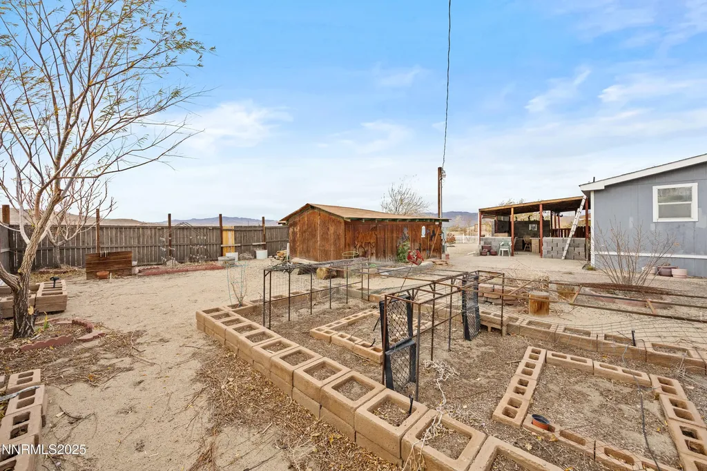 5225 Deodar Silver Springs NV 89429