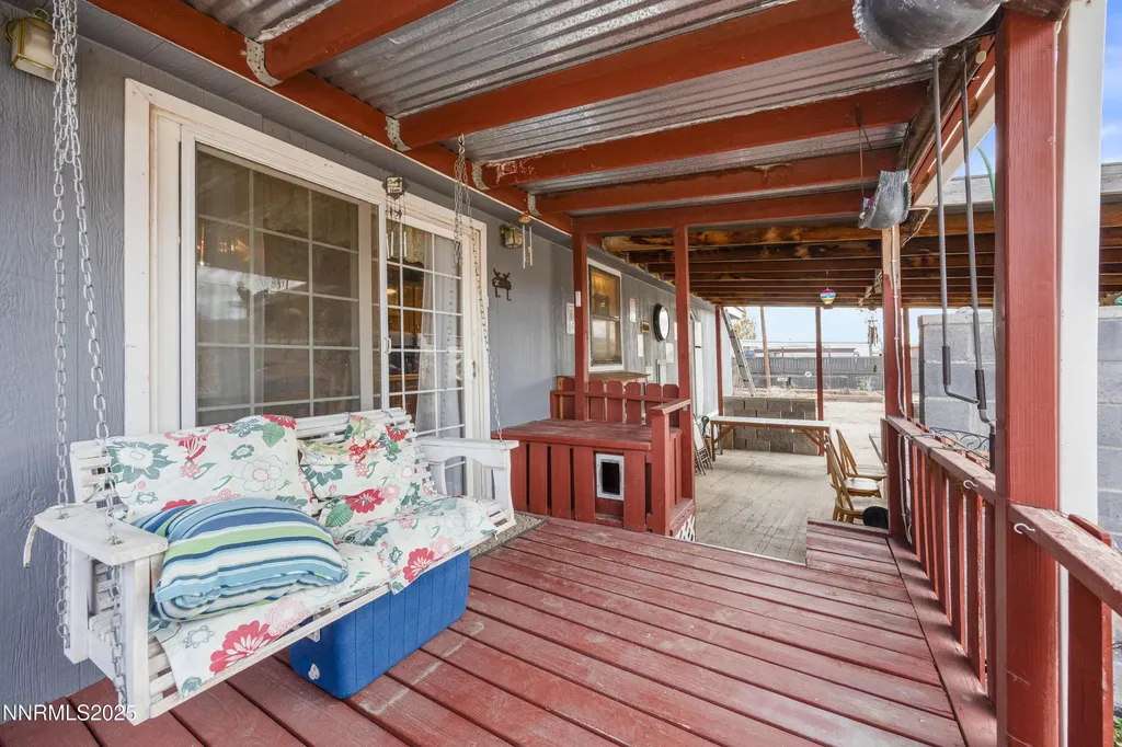 5225 Deodar Silver Springs NV 89429