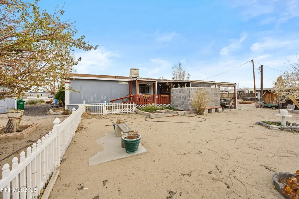 5225 Deodar Silver Springs NV 89429