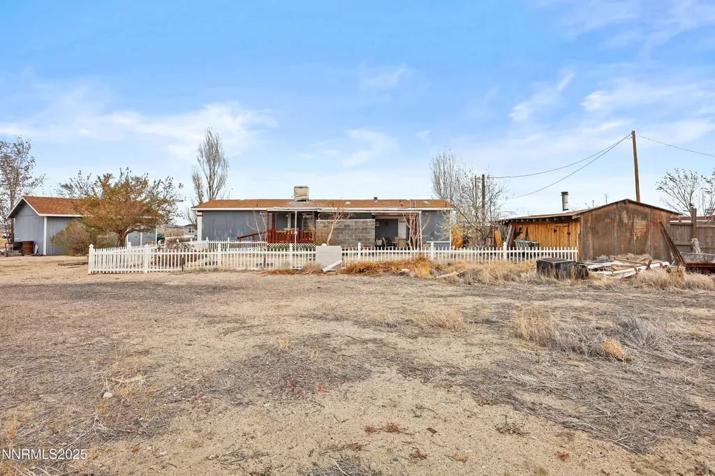 5225 Deodar Silver Springs NV 89429