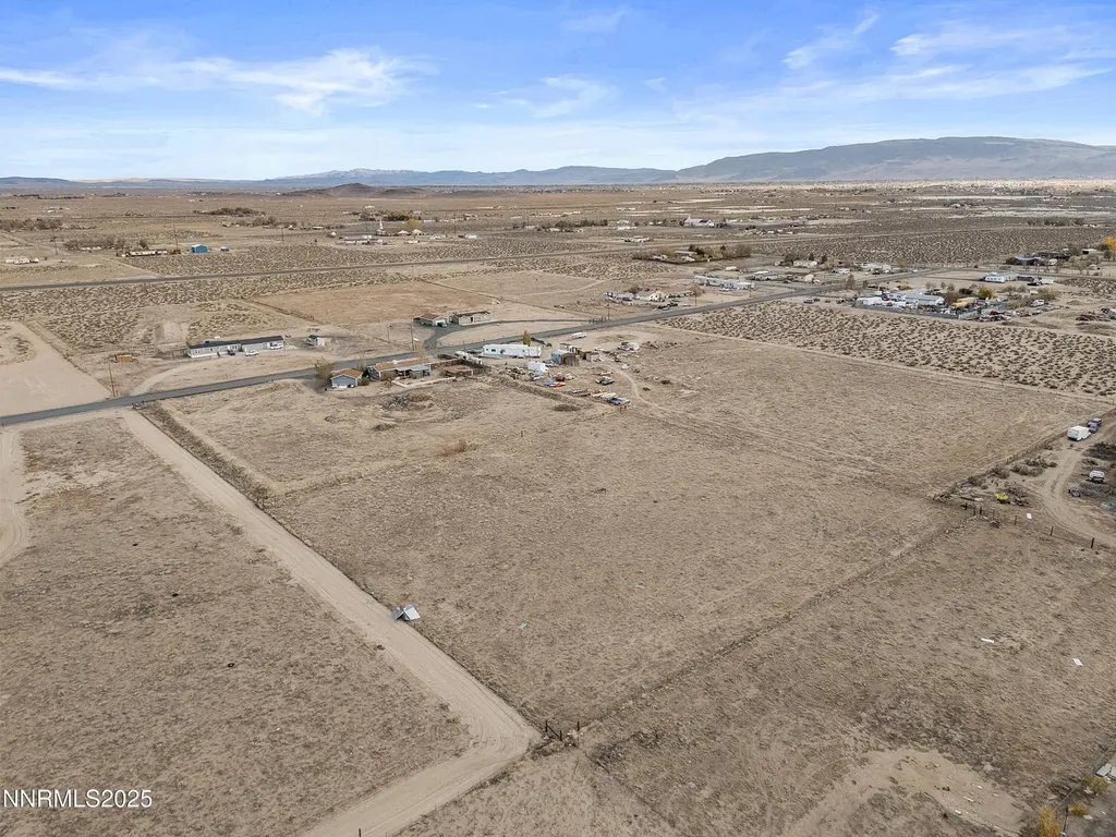 5225 Deodar Silver Springs NV 89429