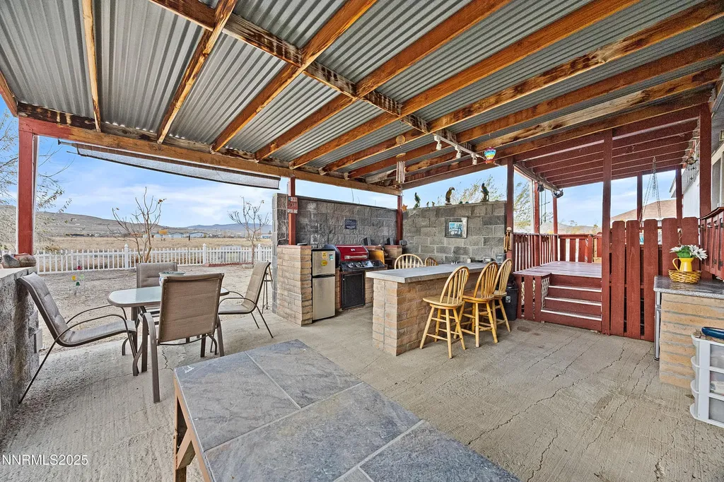 5225 Deodar Silver Springs NV 89429