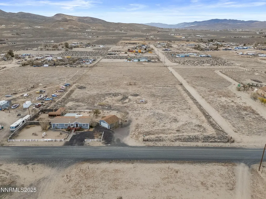 5225 Deodar Silver Springs NV 89429
