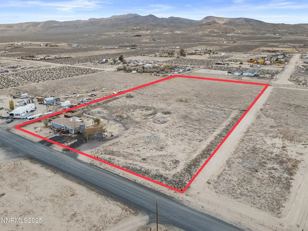 5225 Deodar Silver Springs NV 89429