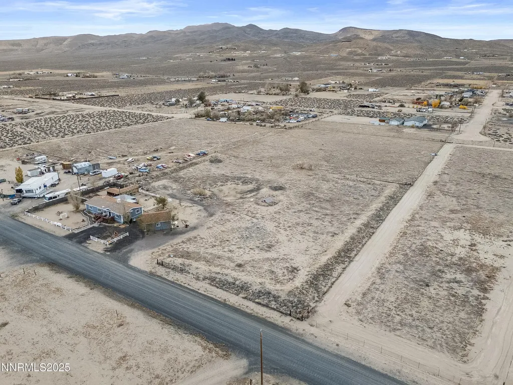 5225 Deodar Silver Springs NV 89429