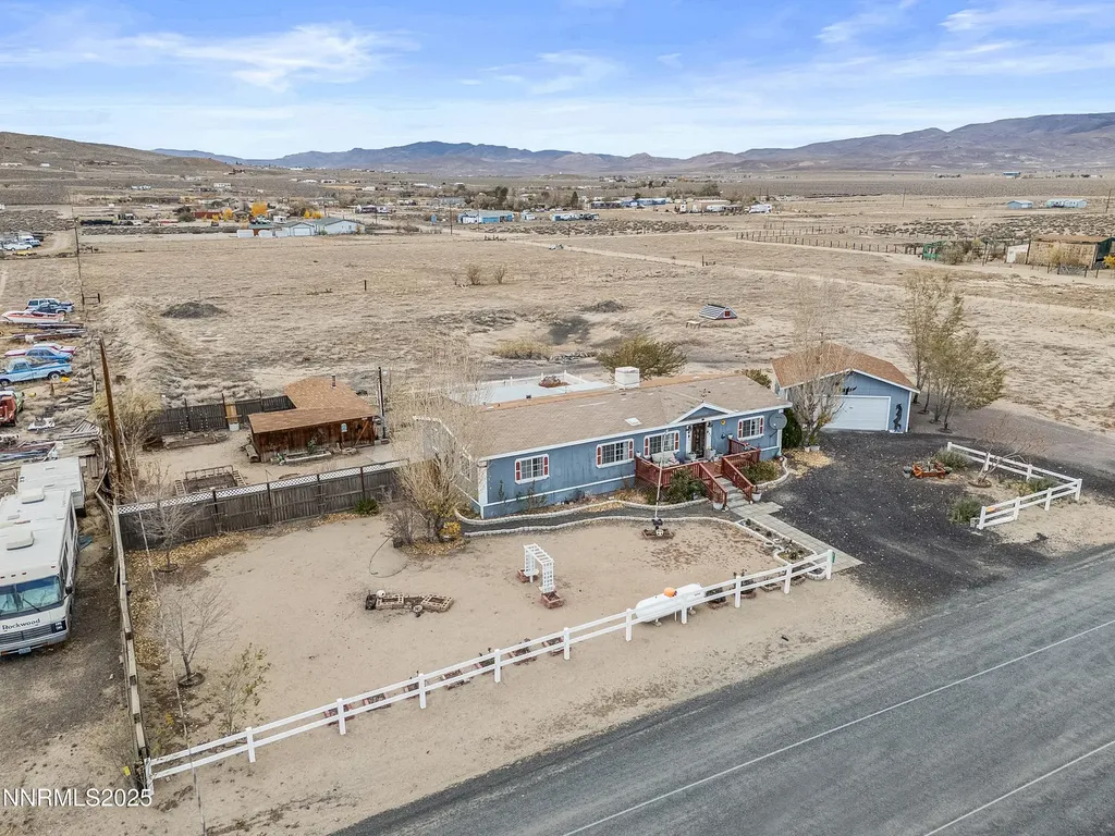 5225 Deodar Silver Springs NV 89429