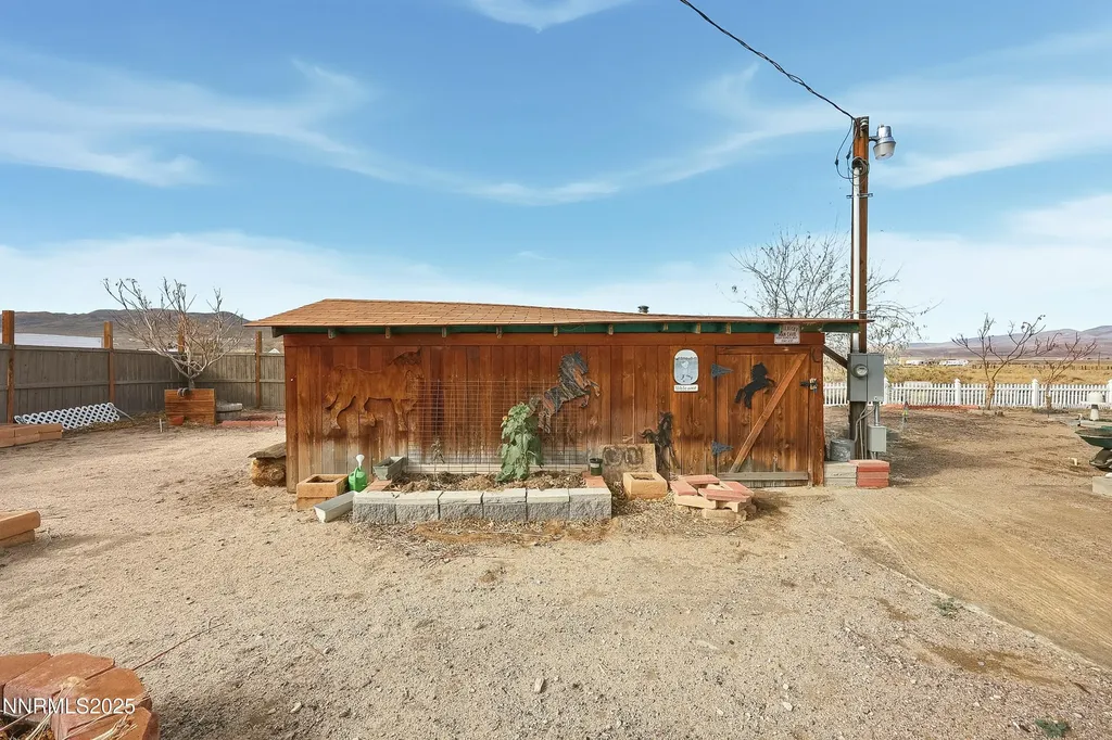 5225 Deodar Silver Springs NV 89429