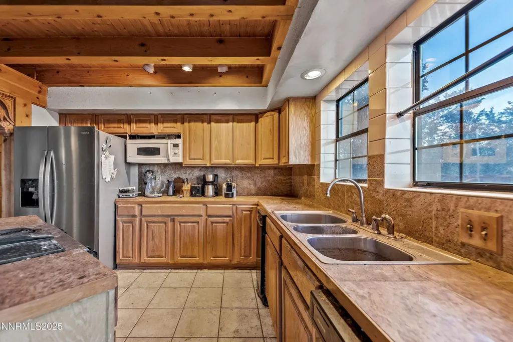 21565 Dortort Reno NV 89521