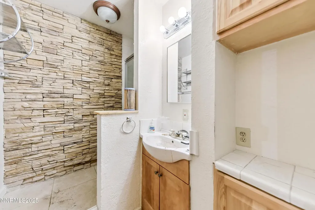 21565 Dortort Reno NV 89521