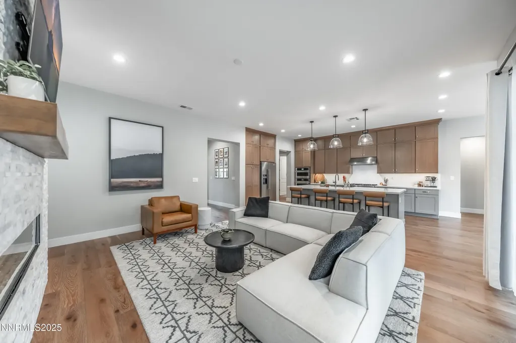 5453 Side Saddle Reno NV 89511
