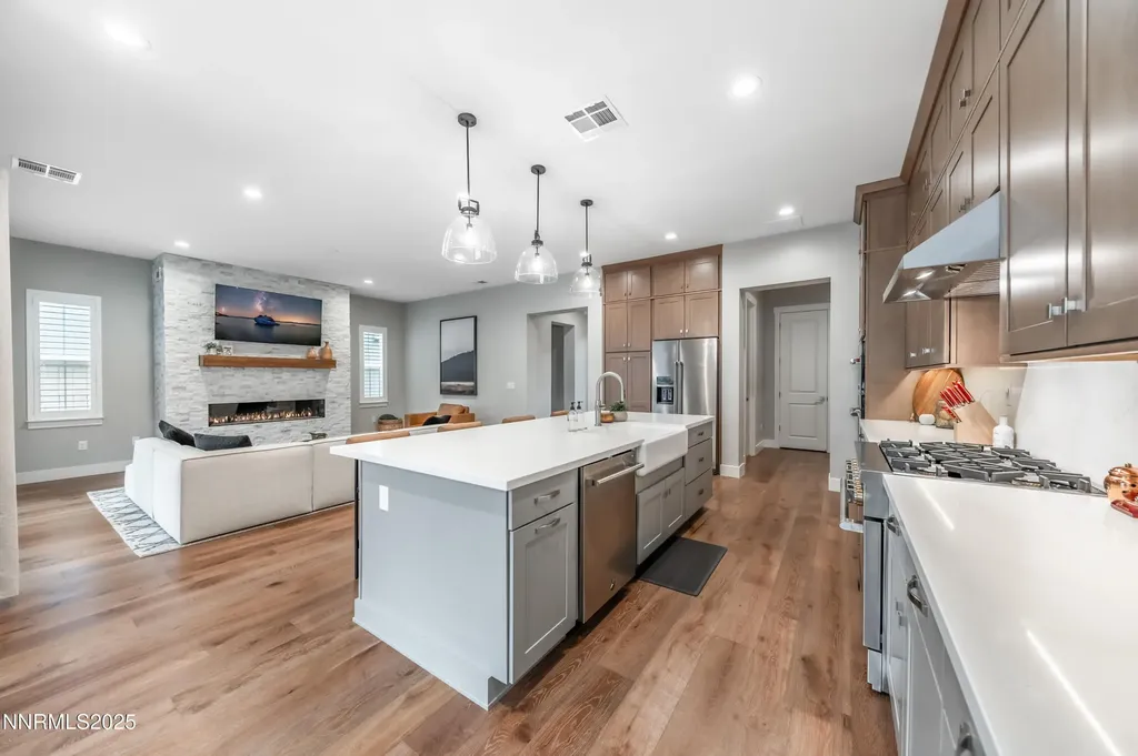 5453 Side Saddle Reno NV 89511