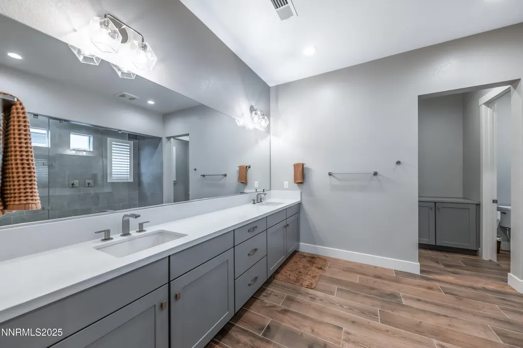 5453 Side Saddle Reno NV 89511