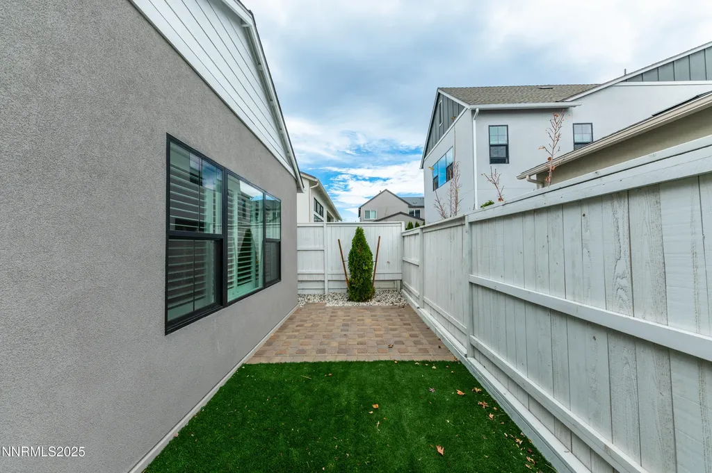 5453 Side Saddle Reno NV 89511
