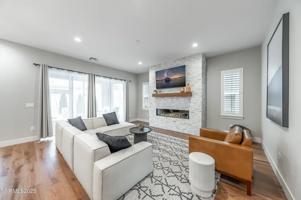 5453 Side Saddle Reno NV 89511