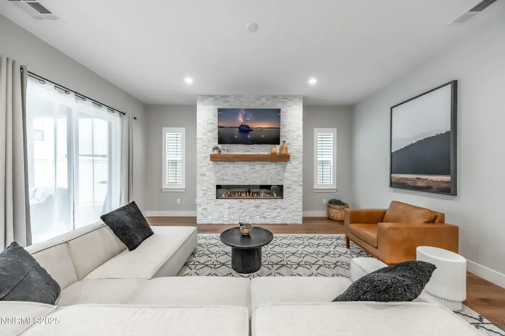 5453 Side Saddle Reno NV 89511
