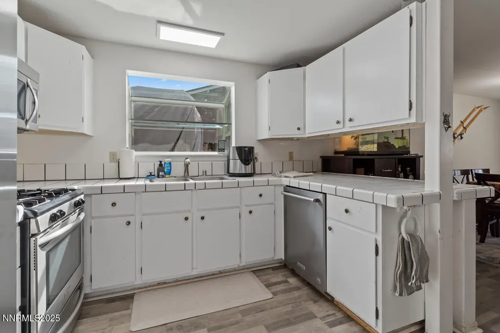 751 Hornet Gardnerville NV 89460