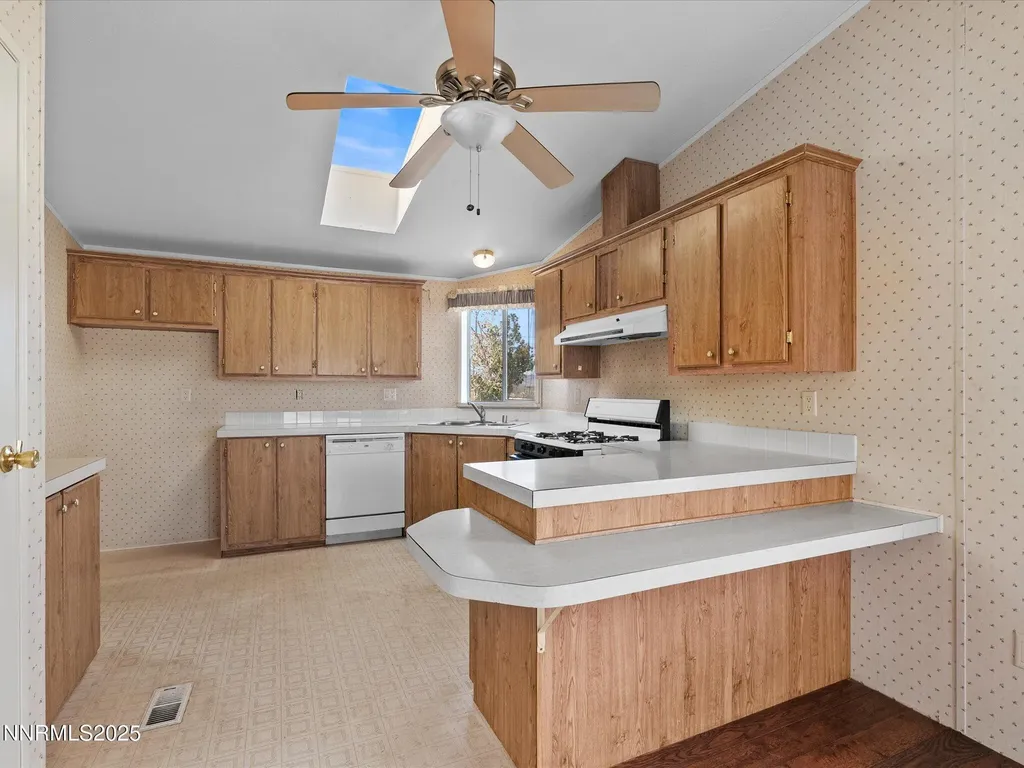 77 Mountain Yerington NV 89447