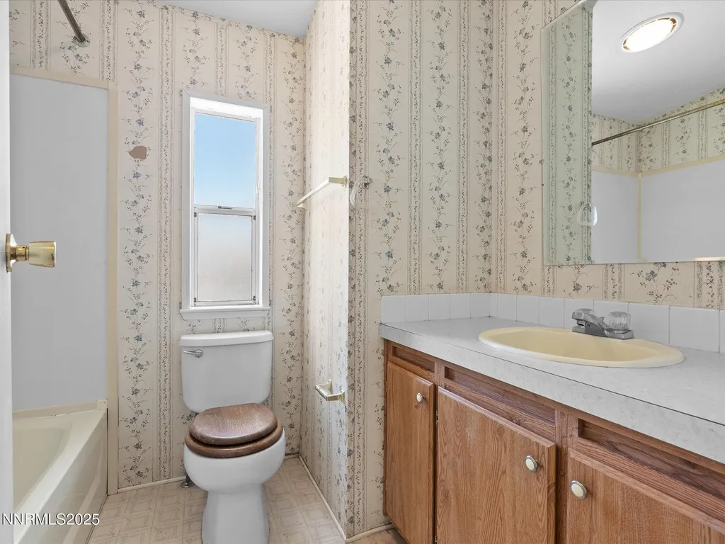77 Mountain Yerington NV 89447