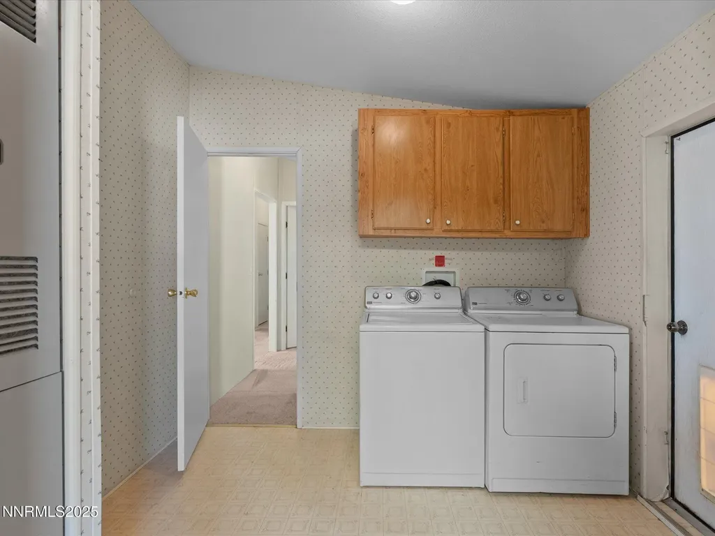 77 Mountain Yerington NV 89447