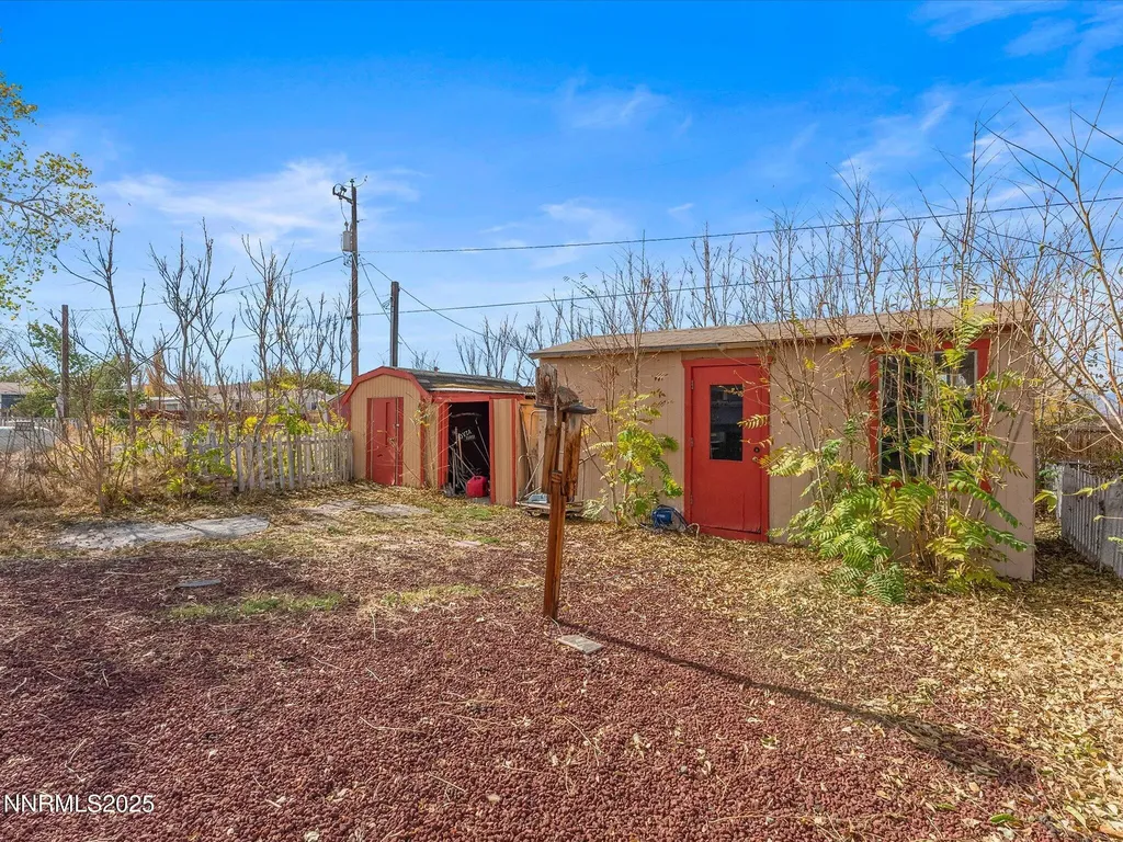 77 Mountain Yerington NV 89447