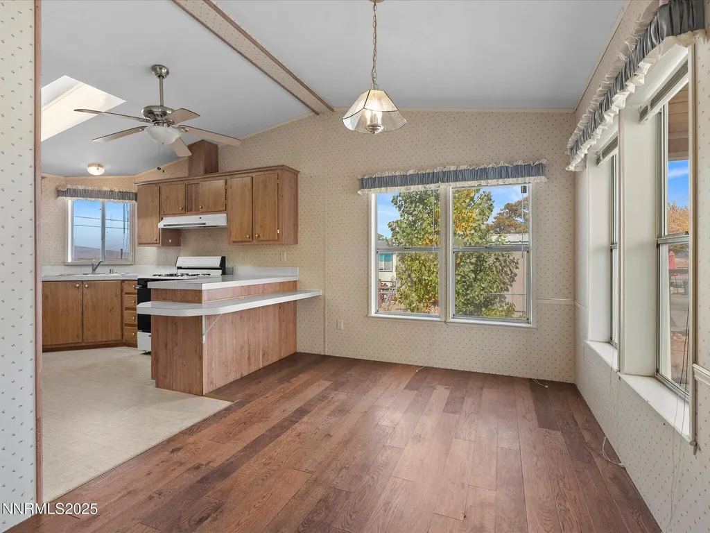 77 Mountain Yerington NV 89447