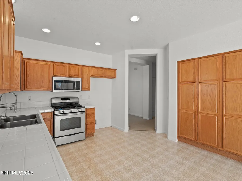 805 Sauvignon Reno NV 89506