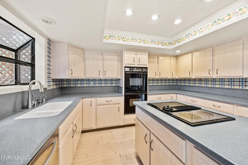 6299 Stone Valley Reno NV 89523