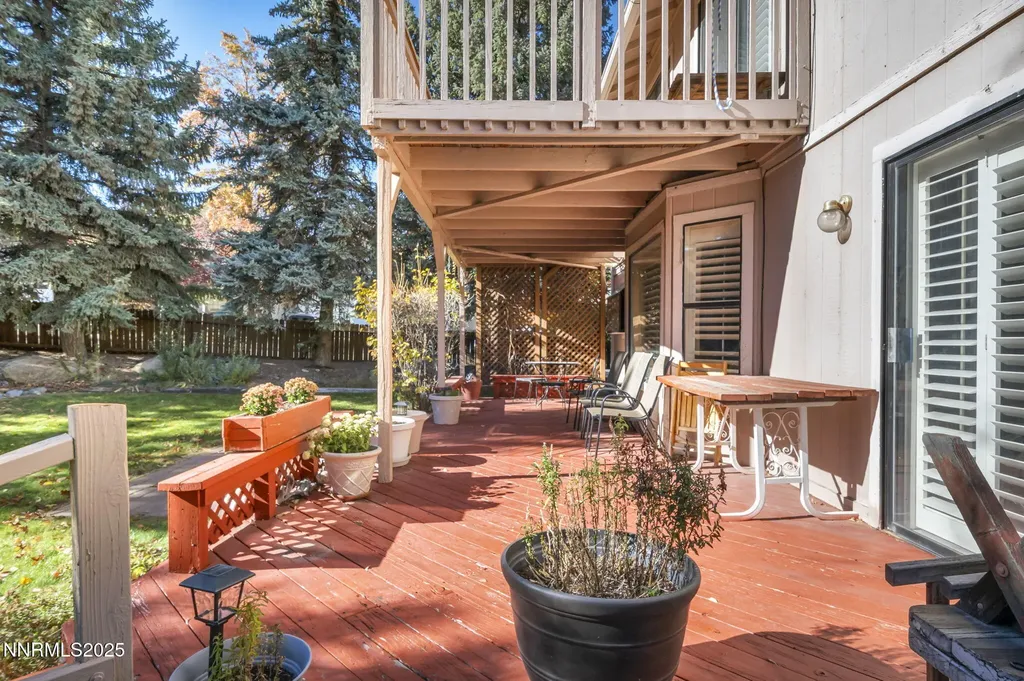 6299 Stone Valley Reno NV 89523