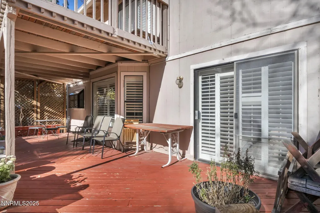 6299 Stone Valley Reno NV 89523