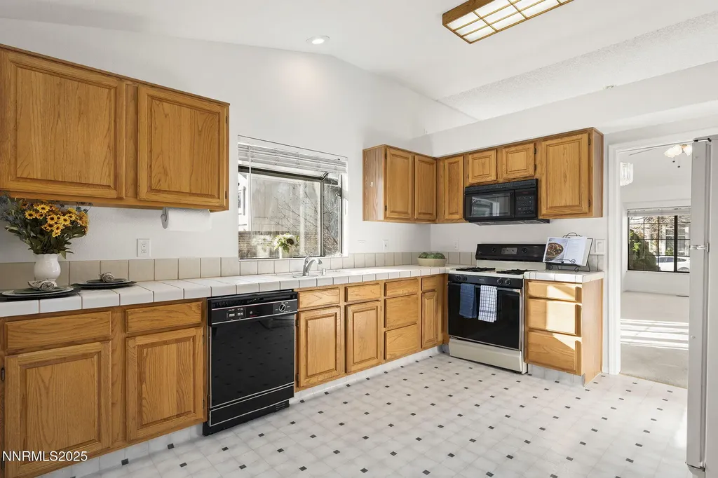 5466 Santa Rosa Sparks NV 89436