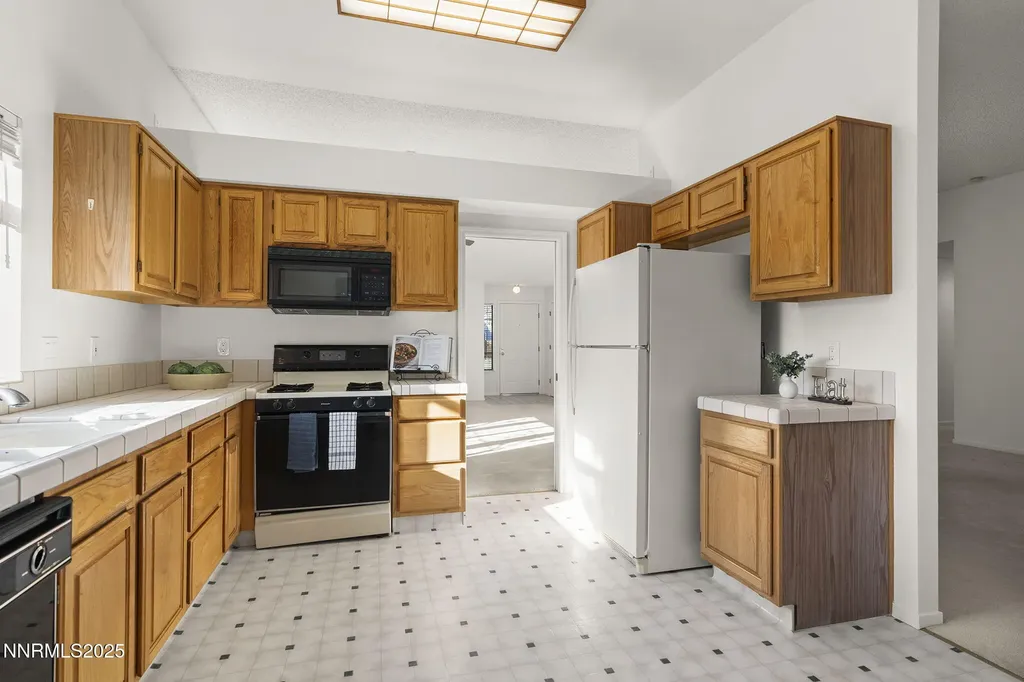 5466 Santa Rosa Sparks NV 89436