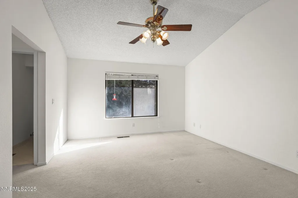 5466 Santa Rosa Sparks NV 89436