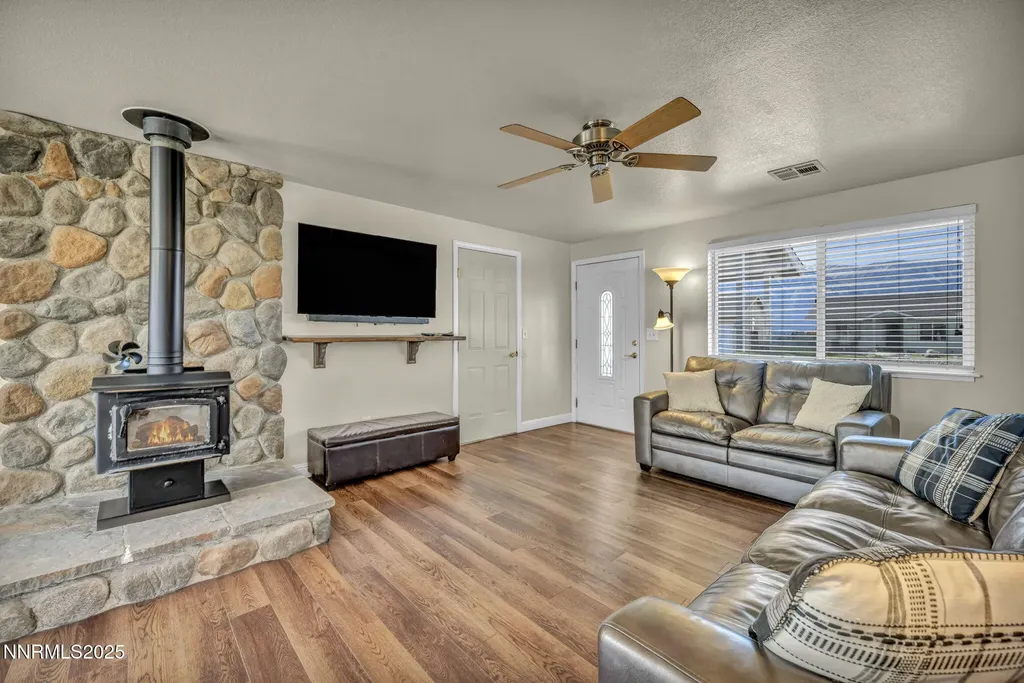 707 Addler Gardnerville NV 89460