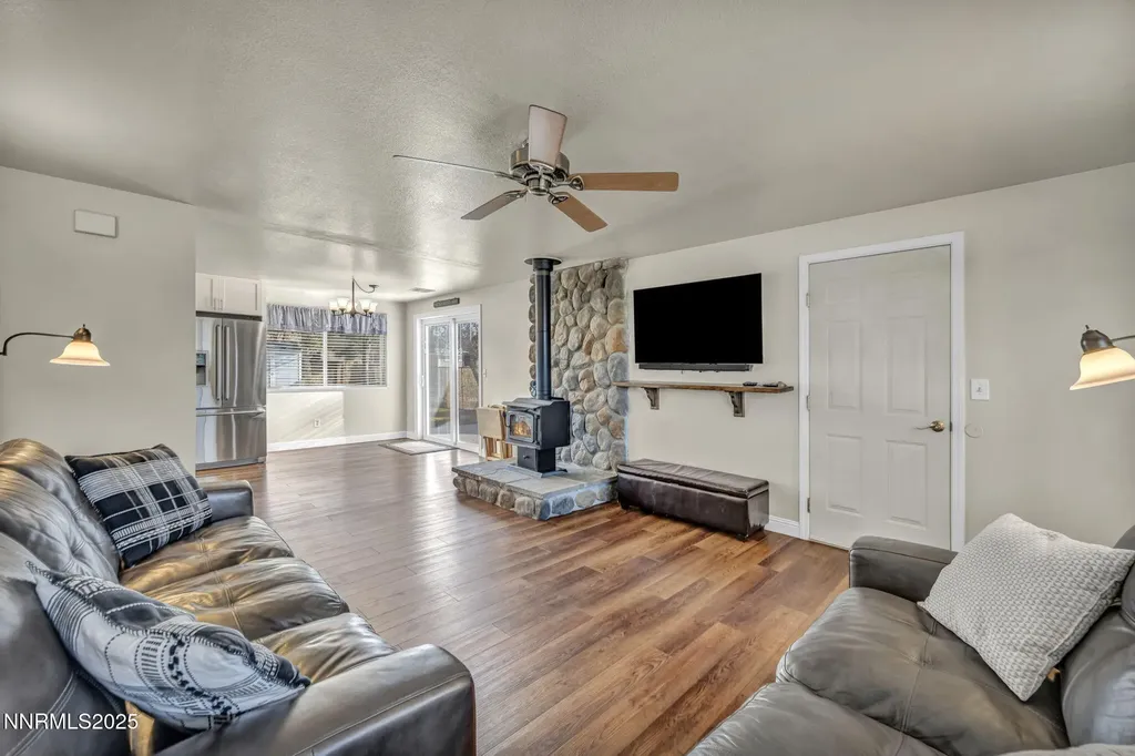 707 Addler Gardnerville NV 89460