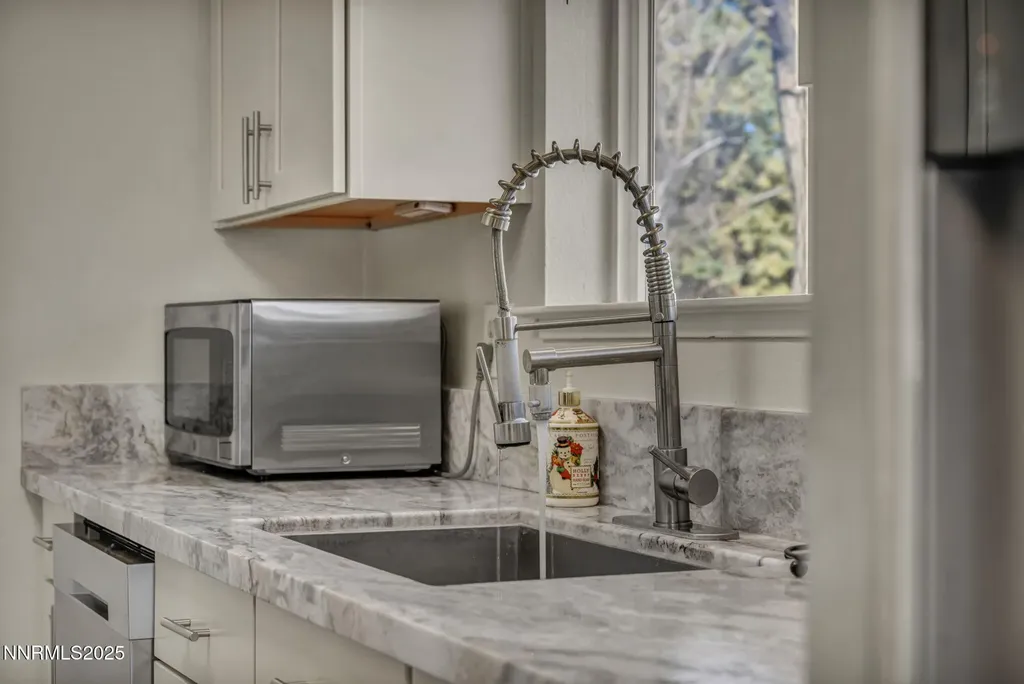 707 Addler Gardnerville NV 89460