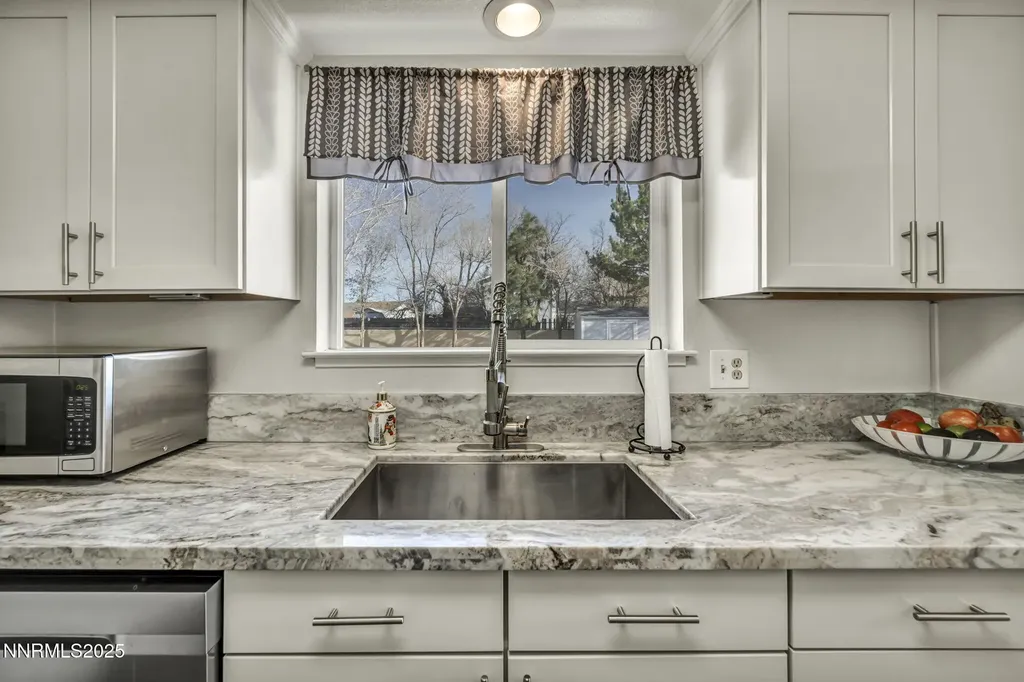 707 Addler Gardnerville NV 89460