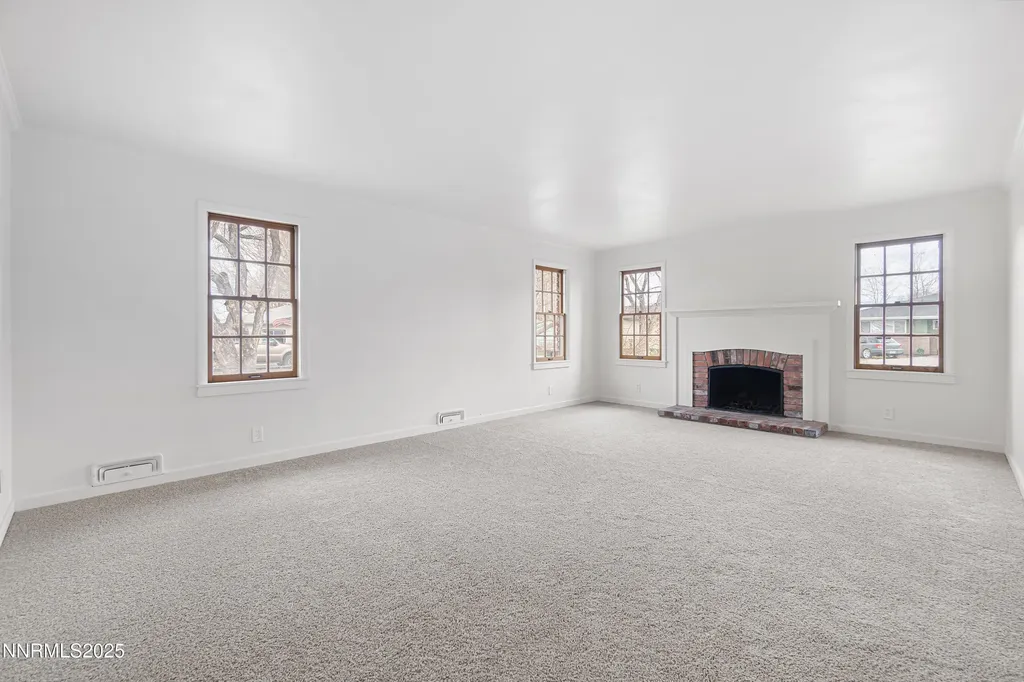 29 Whitacre Yerington NV 89447
