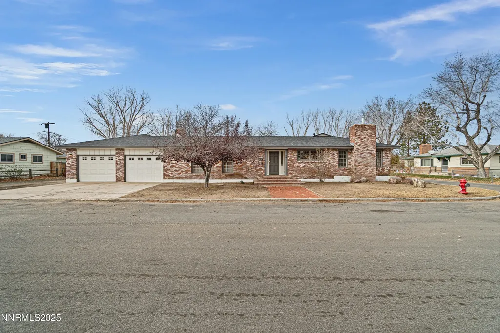 29 Whitacre Yerington NV 89447