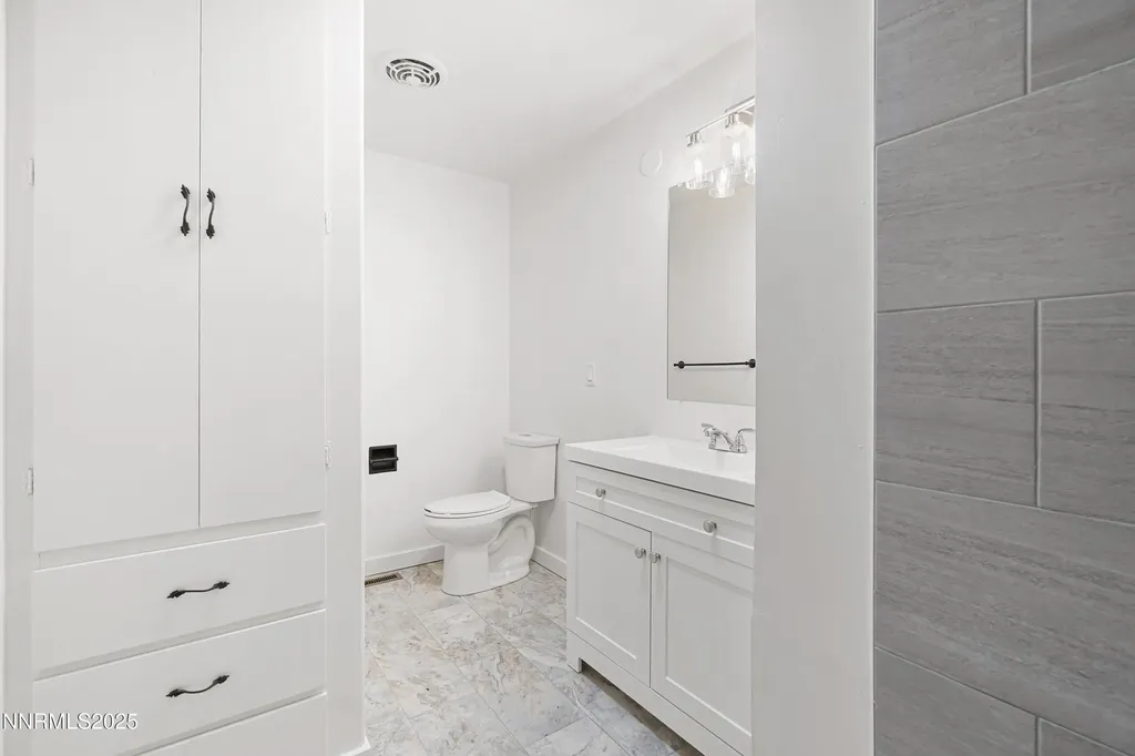 29 Whitacre Yerington NV 89447