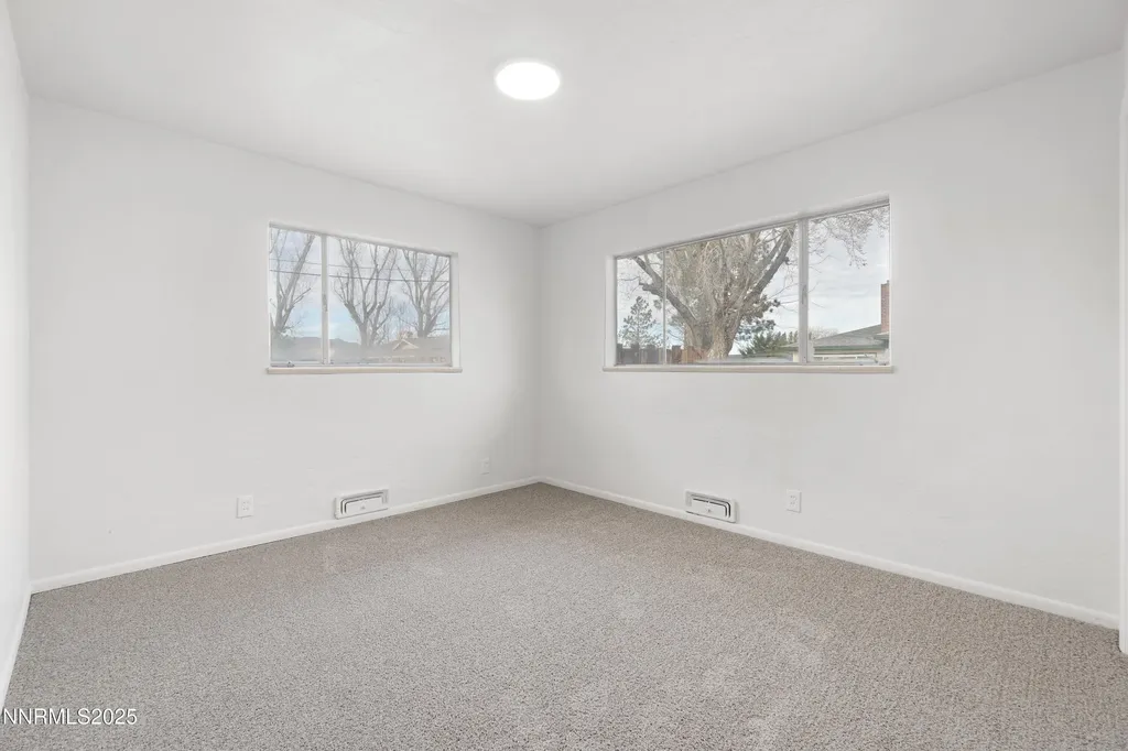 29 Whitacre Yerington NV 89447