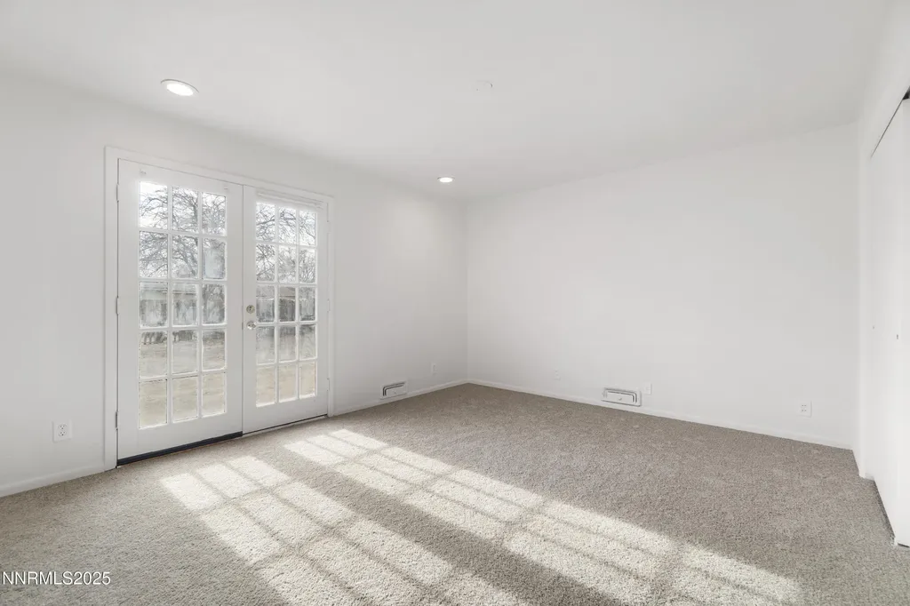29 Whitacre Yerington NV 89447